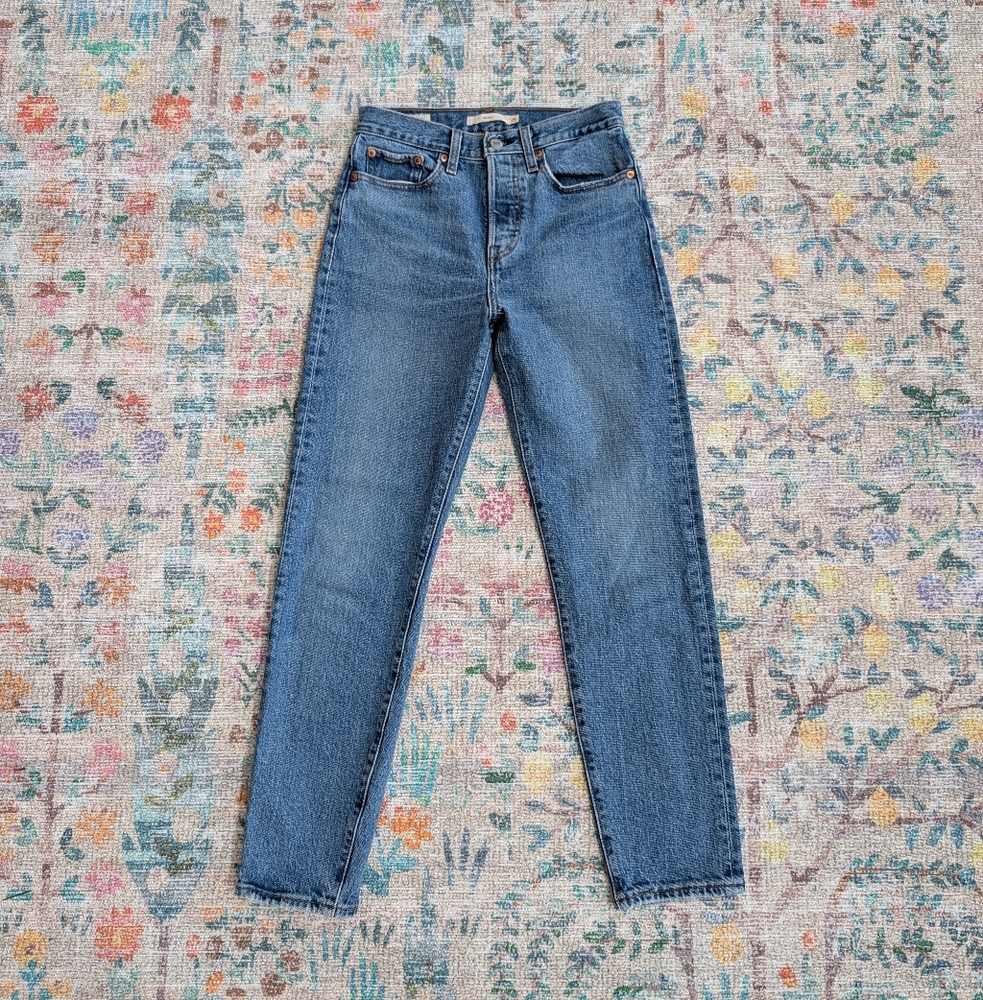 Levi's Wedgie Jeans - Picture 2 of 9